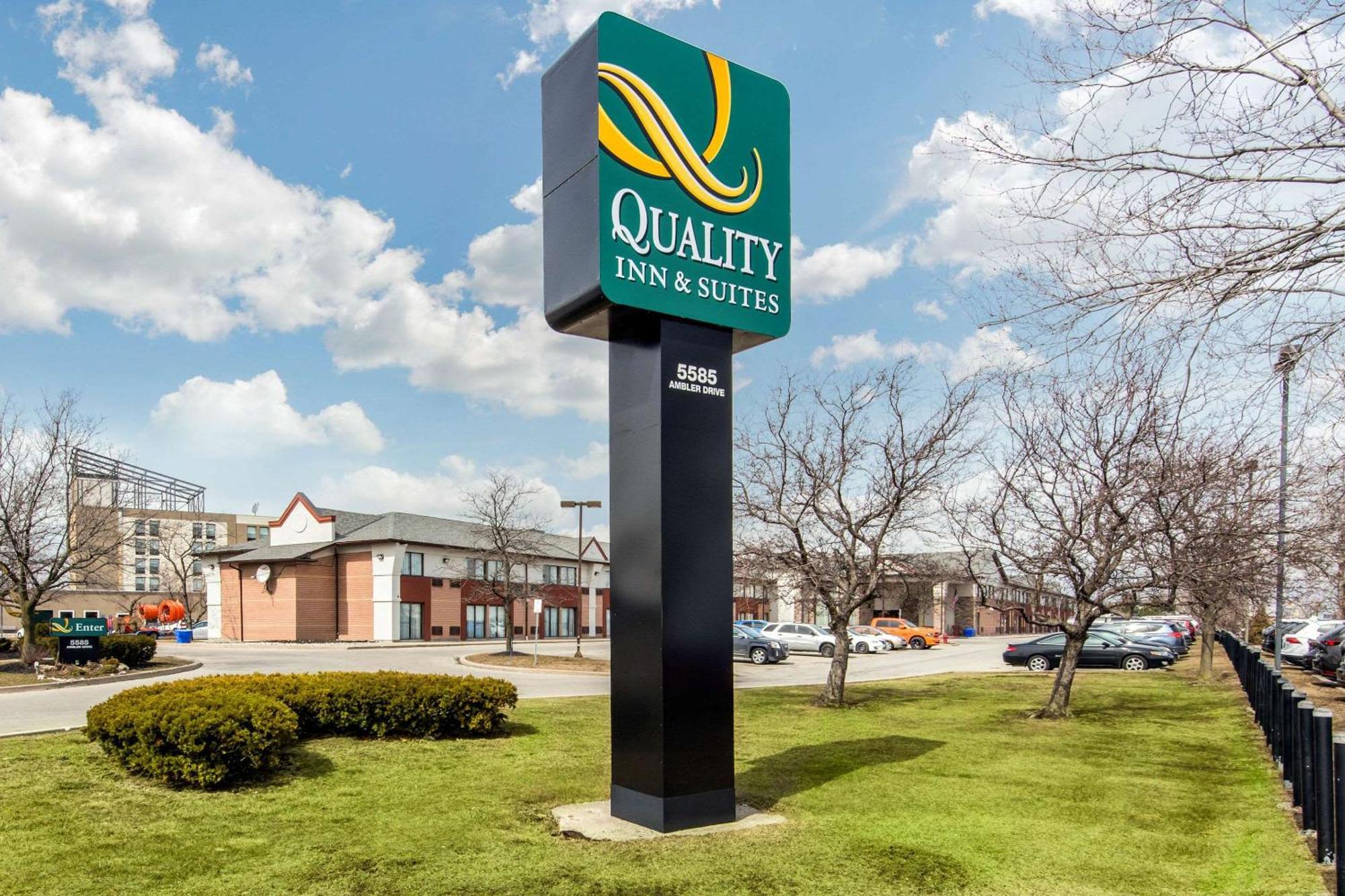 Quality Inn & Suites 5585 Ambler Drive Mississauga Ontario Exterior photo