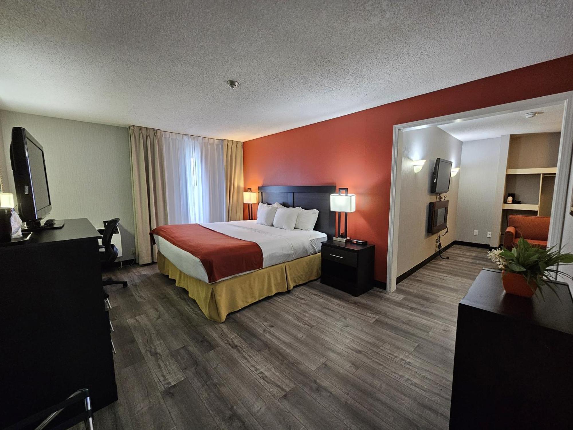 Quality Inn & Suites 5585 Ambler Drive Mississauga Ontario Exterior photo