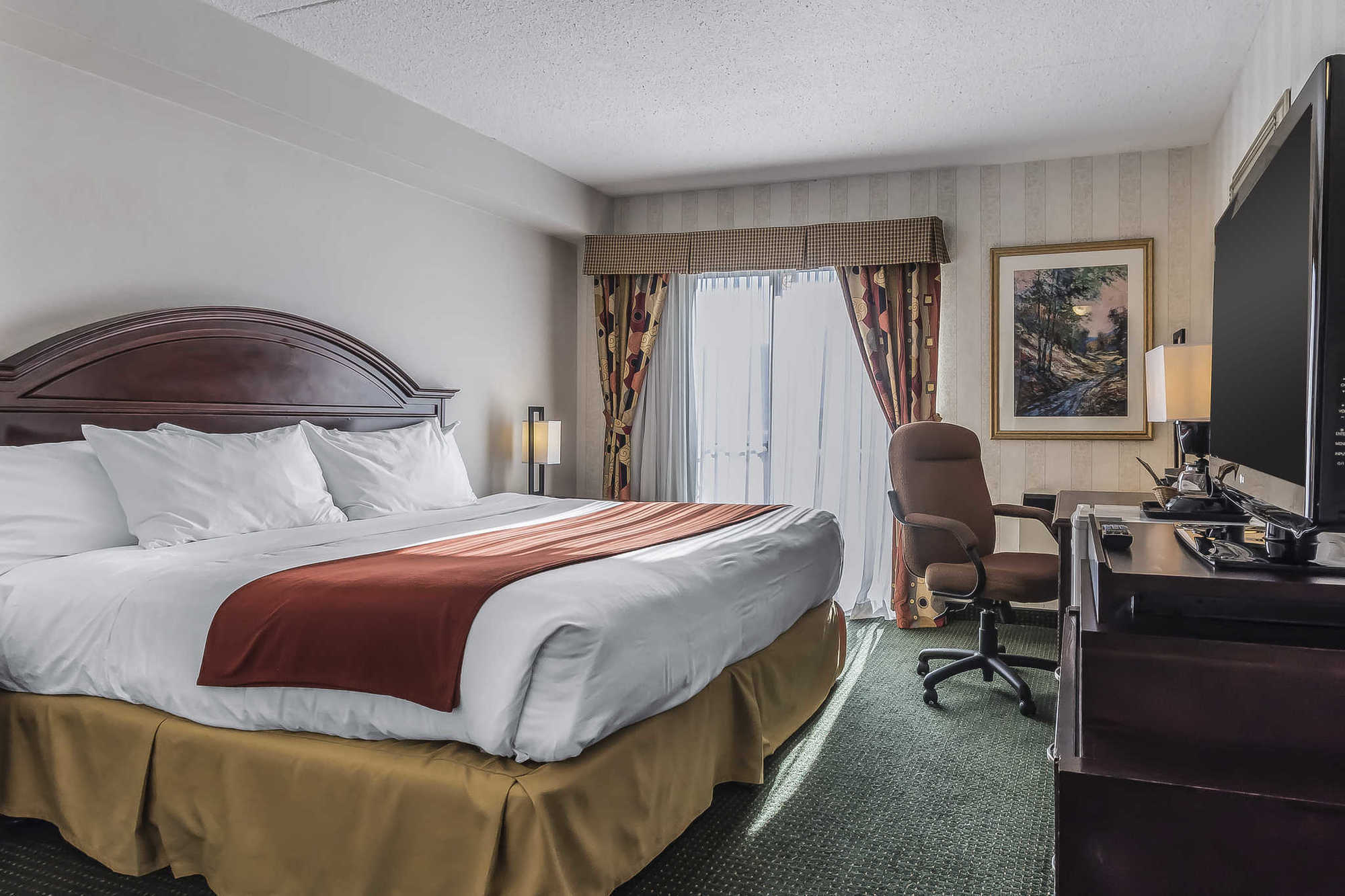 Quality Inn & Suites 5585 Ambler Drive Mississauga Ontario Room photo